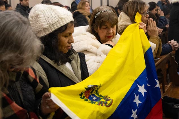 June 26, 2026, Buenos Aires, Buenos Aires, Argentina: Members of the Venezuelan community in Argentina attend a Mass to pray for the victims of the earthquake. Buenos Aires Argentina  - ZUMAp265 20260626_zip_p265_003 Copyright: xDelfinaxCorberaxPix