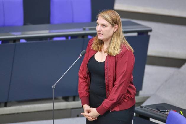 Berlin, Deutschland, 26.06.2026: Deutscher Bundestag: 87. Bundestagssitzung: Isabelle Vandre, Linke *** Berlin, Germany, June 26, 2026 German Bundestag 87th Session of the Bundestag Isabelle Vandre, The Left Copyright: xdtsxNachrichtenagenturx dts_125391