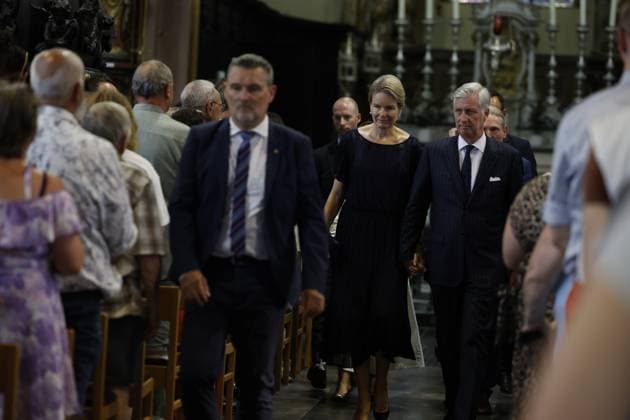 Queen Mathilde of Belgium and King Philippe - Filip of Belgium pictured during a commemorative ceremony in honour of the victims of last May accident between a train and a minivan, at the railway crossing Vierhuizen, in Buggenhout, Tuesday 26 May 2026. On May 26th, four people died in the traffic accident: two pupils, the driver and a supervisor.  NICOLASxMAETERLINCK 179424991
