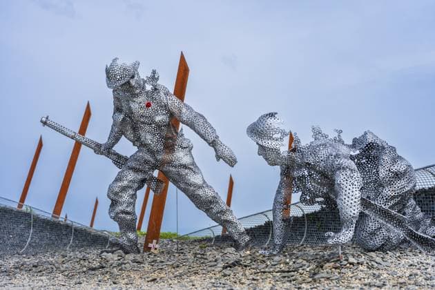 Das Les Braves Denkmal am Omaha Beach in Saint Laurent sur Mer, Calvados, Normandie, Frankreich, erinnert an die D Day Landungen der Alliierten im Zweiten Weltkrieg an der historischen Küste der Normandie The Les Braves memorial on Omaha Beach at Saint-Laurent-sur-Mer, Calvados, Normandy, France, commemorating the Allied D-Day landings of World War II on the historic Normandy coast Copyright: imageBROKER StefanxSchurr ibxssc18115583.jpg
