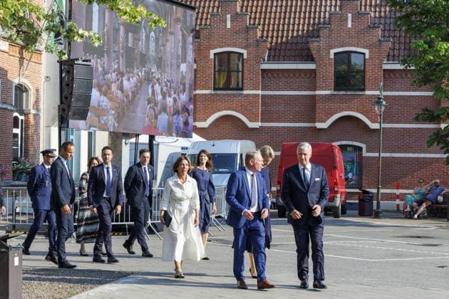 East-Flanders province governor Carina Van Cauter, Buggenhout mayor Geert Hermans, Queen Mathilde of Belgium and King Philippe - Filip of Belgium pictured during a commemorative ceremony in honour of the victims of last May accident between a train and a minivan, at the railway crossing Vierhuizen, in Buggenhout, Tuesday 26 May 2026. On May 26th, four people died in the traffic accident: two pupils, the driver and a supervisor.  NICOLASxMAETERLINCK 179432310