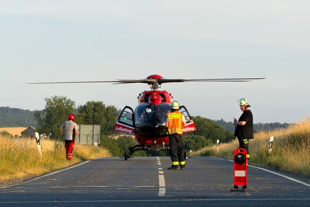 Kollision zweier Campervans Fahrer bewusstlos Rettungshubschrauber im Einsatz Am 26.06.2026 ereignete sich gegen 19:15 Uhr auf der B426 im Kreuzungsbereich der Gemarkung Lengfeld, Abzweig nach Nieder-Klingen bei Otzberg, ein schwerer Verkehrsunfall. Zwei Campervans kollidierten; beide Fahrzeuge waren jeweils nur durch ihren Fahrzeugführer besetzt. Der Fahrer eines Mercedes-Benz Vito wurde verletzt und in ein umliegendes Krankenhaus gebracht; der Fahrer eines Volkswagen T5 wurde schwer verletzt und bewusstlos aufgefunden und mit dem Rettungshubschrauber in eine Klinik geflogen. Zur Klärung der Unfallursache wurde ein Gutachter beauftragt. Der Kreuzungsbereich war für mehrere Stunden gesperrt. Otzberg B426 Kreuzung Unnötig Hesse