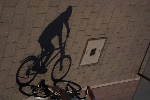 Heatwave In Cologne A rider s shadow is seen as a heatwave reaches Cologne, Germany, with temperatures rising up to 38 degrees Celsius on June 26, 2026. cologne Germany  Copyright: xYingxTangx originalFilename: tang-heatinco260626_npJAP.jpg