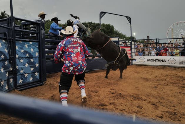 June 26, 2026, Washington, District Of Columbia, USA: A bull rider is thrown from a bucking bull at a rodeo during the Great American State Fair on the National Mall in Washington, D.C. on June 26, 2026. Rodeo 250, produced by Cervi Rodeo Company, is one of numerous events during the 16-day fair, celebrating the 250th anniversary of the United States of America. Washington USA - ZUMAd227 20260626_znp_d227_051 Copyright: xBryanxDozierx