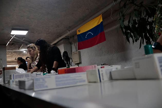 June 26, 2026, Mexico City, Cdmx, Mexico: In response to earthquakes that have caused material losses and casualties in Venezuela, the country s embassy in Mexico City opened its doors as a collection center. It is accepting humanitarian aid brought by Mexicans, foreign nationals, and Venezuelans living in Mexico to provide support during this time. On the first day of accepting itemsâ€including medicines, non-perishable food, water, and hygiene productsâ€dozens of Venezuelans working as app-based delivery drivers arrived at the embassy. Carrying flags and singing their national anthem, they brought supplies needed by their relatives and fellow citizens. Many stated that while their people endure this crisis caused by natural di - ZUMAp204 20260626_zip_p204_010 Copyright: xJosuexPerezx