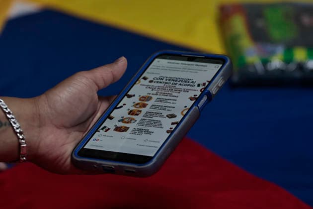 June 26, 2026, Mexico City, Cdmx, Mexico: In response to earthquakes that have caused material losses and casualties in Venezuela, the country s embassy in Mexico City opened its doors as a collection center. It is accepting humanitarian aid brought by Mexicans, foreign nationals, and Venezuelans living in Mexico to provide support during this time. On the first day of accepting itemsâ€including medicines, non-perishable food, water, and hygiene productsâ€dozens of Venezuelans working as app-based delivery drivers arrived at the embassy. Carrying flags and singing their national anthem, they brought supplies needed by their relatives and fellow citizens. Many stated that while their people endure this crisis caused by natural di - ZUMAp204 20260626_zip_p204_026 Copyright: xJosuexPerezx