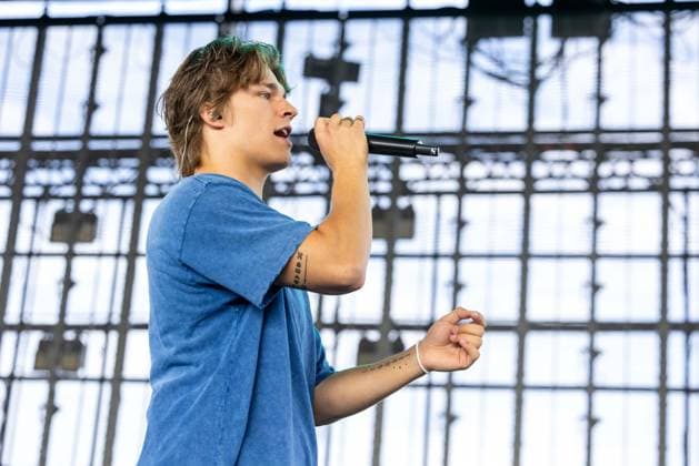 June 26, 2026, Milwaukee, Wisconsin, U.S: Musician ALEX SAMPSON during the Summerfest Music Festival in Milwaukee, Wisconsin Milwaukee U.S  - ZUMAs135 20260626_zap_s135_013 Copyright: xDanielxDeSloverx