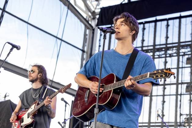 June 26, 2026, Milwaukee, Wisconsin, U.S: Musician ALEX SAMPSON during the Summerfest Music Festival in Milwaukee, Wisconsin Milwaukee U.S  - ZUMAs135 20260626_zap_s135_023 Copyright: xDanielxDeSloverx