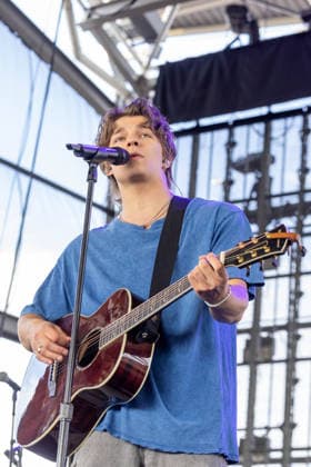 June 26, 2026, Milwaukee, Wisconsin, U.S: Musician ALEX SAMPSON during the Summerfest Music Festival in Milwaukee, Wisconsin Milwaukee U.S  - ZUMAs135 20260626_zap_s135_024 Copyright: xDanielxDeSloverx