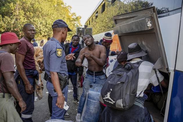 Undocumented Malawian migrants are being evacuated from South Africa KWAZULU-NATAL, SOUTH AFRICA - JUNE 26: Thousands of Malawian migrants are put on buses to return to their home country following a rise in xenophobic attacks and anti-immigrant protests in the city of Pietermaritzburg in KwaZulu-Natal province, South Africa, on June 26, 2026. Ihsaan Haffejee Anadolu KwaZulu-Natal South Africa. Editorial use only. Please get in touch for any other usage.  Copyright: x2026xAnadoluxIhsaanxHaffejeex