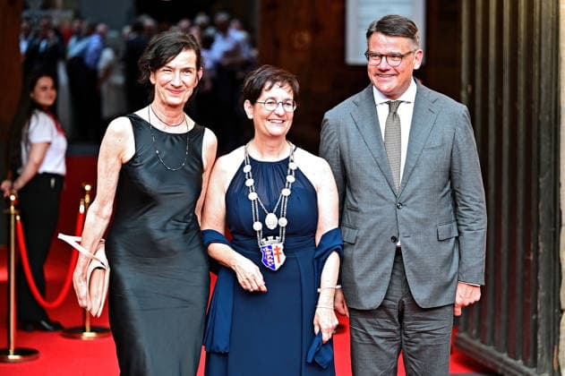 Bad Hersfelder Festspiele - Premiere Parzival. Boris Rhein , Elke Hesse und Anke Hofmann anläßlich der Premiere von Parzival im Rahmen der Bad Hersfelder Festspiele am 26.06.2026 in der Stiftsruine Bad Hersfeld. 20260626MWI130238 *** Bad Hersfeld Festival: Premiere of *Parzival* by Boris Rhein, Elke Hesse and Anke Hofmann at the premiere of *Parzival* as part of the Bad Hersfeld Festival on June 26, 2026, at the Stiftsruine in Bad Hersfeld 20260626MWI130238