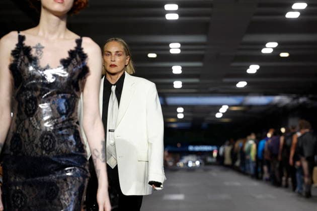 Sharon Stone walks the runway for the Men’s Ready-to-Wear Spring Summer 2027 collection during Paris Fashion Week (PFW) on June 26, 2026. Sharon Stone walks the runway for the Men’s Ready-to-Wear Spring Summer 2027 collection during Paris Fashion Week (PFW) on June 26, 2026, in Paris, France  Copyright: xAgencex xBestimagexAgencex xBestimagex