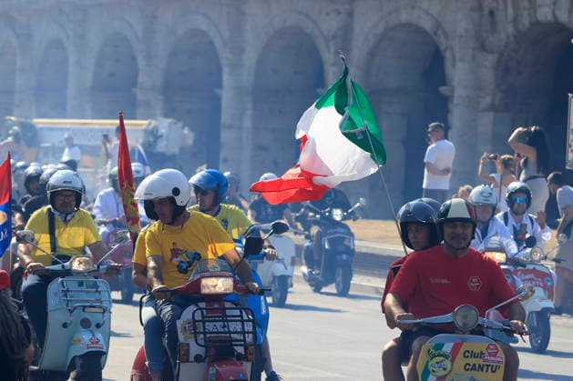 June 27, 2026, Rome, Rome, ITALY: Vespa Piaggio 80th Anniversary Parade, Rome, June 27, 2026 Rome ITALY  - ZUMAa289 20260627_zia_a289_024 Copyright: xRiccardoxDexLucax xAgfx