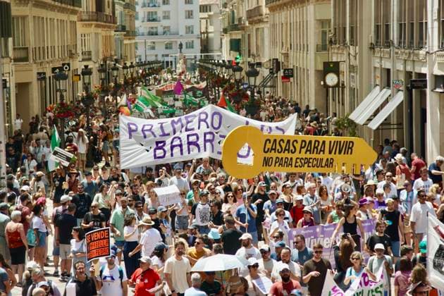 June 27 Housing Protest in Málaga June 27 Housing Protest in Málaga Photo of the June 27 housing protest in Málaga on June 27, 2026, in Málaga, Andalusia, Spain. Associations, neighborhood groups, and political parties demonstrated in Málaga against the housing crisis on Sunday, June 27. Representatives from the Málaga Para Vivir association, the Málaga branch of the PSOE, Adelante Andalucía, Por Andalucía, and Izquierda Unida attended. JUNE 27, 2026, Málaga, Málaga, Spain  Copyright: xÃlexxZeax 7626368