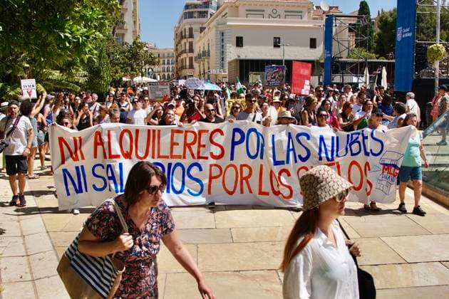 June 27 Housing Protest in Málaga June 27 Housing Protest in Málaga Photo of the June 27 housing protest in Málaga on June 27, 2026, in Málaga, Andalusia, Spain. Associations, neighborhood groups, and political parties demonstrated in Málaga against the housing crisis on Sunday, June 27. Representatives from the Málaga Para Vivir association, the Málaga branch of the PSOE, Adelante Andalucía, Por Andalucía, and Izquierda Unida attended. JUNE 27, 2026, Málaga, Málaga, Spain  Copyright: xÃlexxZeax 7626379