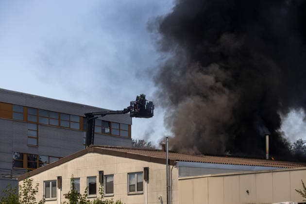 Reutlingen Themenbilder: Brand bei der Firma Haerter, Ernst Abbe Strasse, Reutlingen - Betzingen, 27.06.2026, Themenbilder: Brand bei der Firma Haerter, Ernst Abbe Strasse, Reutlingen - Betzingen, 27.06.2026, *** Reutlingen: Photos of the fire at the Haerter company, Ernst Abbe Street, Reutlingen-Betzingen, June 27, 2026, Photos of the fire at the Haerter company, Ernst Abbe Street, Reutlingen-Betzingen, June 27, 2026, Copyright: xEibner-Pressefoto DimitrixDrofitx EP_ddh