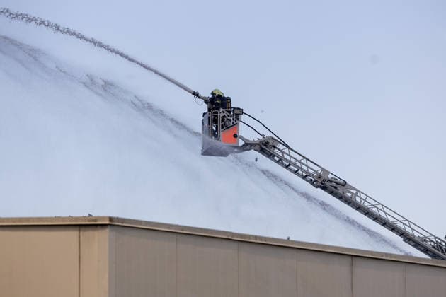 Reutlingen Themenbilder: Brand bei der Firma Haerter, Ernst Abbe Strasse, Reutlingen - Betzingen, 27.06.2026, Themenbilder: Brand bei der Firma Haerter, Ernst Abbe Strasse, Reutlingen - Betzingen, 27.06.2026, *** Reutlingen: Photos of the fire at the Haerter company, Ernst Abbe Street, Reutlingen-Betzingen, June 27, 2026, Photos of the fire at the Haerter company, Ernst Abbe Street, Reutlingen-Betzingen, June 27, 2026, Copyright: xEibner-Pressefoto DimitrixDrofitx EP_ddh