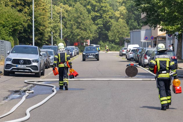 Reutlingen Themenbilder: Brand bei der Firma Haerter, Ernst Abbe Strasse, Reutlingen - Betzingen, 27.06.2026, Themenbilder: Brand bei der Firma Haerter, Ernst Abbe Strasse, Reutlingen - Betzingen, 27.06.2026, *** Reutlingen: Photos of the fire at the Haerter company, Ernst Abbe Street, Reutlingen-Betzingen, June 27, 2026, Photos of the fire at the Haerter company, Ernst Abbe Street, Reutlingen-Betzingen, June 27, 2026, Copyright: xEibner-Pressefoto DimitrixDrofitx EP_ddh