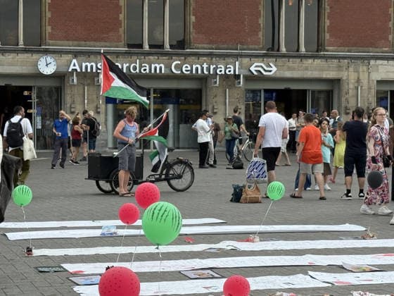 Demonstration in Netherlands for the children killed in Gaza AMSTERDAM, NETHERLANDS - JUNE 27: Demonstrators gather in front of Amsterdam Central Station to commemorate Palestinian children killed during Israeli attacks in Gaza, on June 27, 2026, in Amsterdam, Netherlands. Selman Aksunger Anadolu Amsterdam Netherlands. Editorial use only. Please get in touch for any other usage.  Copyright: x2026xAnadoluxSelmanxAksungerx