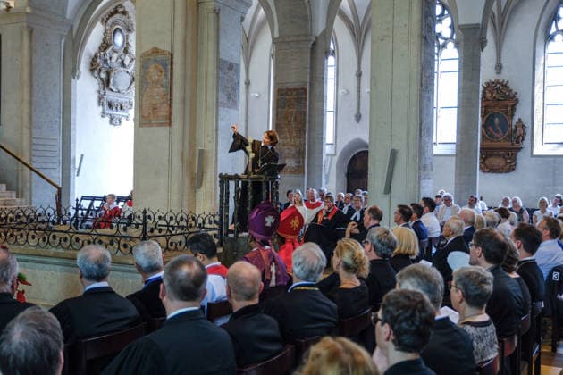 Die Theologin Christina-Maria Bammel (Foto) wurde am Samstag (27.06.2026) mit einem Gottesdienst im Braunschweiger Dom als braunschweigische Landesbischoefin in ihr Amt eingefuehrt. Bammel wurde Ende vergangenen Jahres als Nachfolgerin von Landesbischof Christoph Meyns gewaehlt. Zuvor war sie seit 2019 Proepstin des Konsistoriums der Evangelischen Kirche Berlin-Brandenburg-schlesische Oberlausitz und leitete dort die Abteilung Theologische Grundsatzfragen und Kirchliches Leben. Sie war auch Stellvertreterin des Berliner Bischofs Christian Staeblein sowie Mitglied der Kirchenleitung und der Landessynode. (Siehe epd-Meldung vom 27.06.2026) EDITORIAL USE ONLY *** Theologian Christina Maria Bammel was installed as Regional Bishop of Braunschwei Copyright: epd-bild JensxSchulze FUHA6955