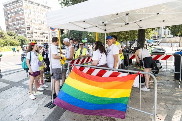 IPA86131439 - Milan, Central Station, Via Vittor Pisani, June 27, 2026, Milan Pride, special measures due to the heat, one of the checkpoints equipped with water, medical assistance, and electrolyte tablets  Copyright: xFrancescoxEnriquezx xFrancescoxEnriquezx 86131439