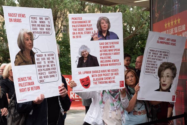 June 27, 2026, Glasgow, Scotland, UK: Pro-Palestine campaigners from the group Show Israeli Genocide The Red Card have staged protests outside Glasgows Theatre Royal during performances of Dame Maureen Lipmans play Allegra. The production has drawn criticism from protesters, while the actress has rejected the allegations made against her and criticised the demonstrations. Glasgow UK - ZUMAs357 20260627_zip_s357_006 Copyright: xCameronxScottx