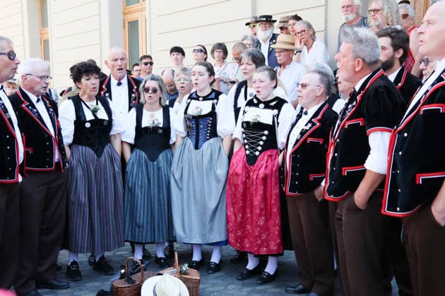 27.06.2026 Basel Schweiz.Hitzewelle Hitze Eidgenoessisches Jodlerfest Basel Bild ,Jodler in Aktion *** June 27, 2026 Basel, Switzerland Heat wave Heat Swiss Yodeling Festival in Basel Photo: Yodeler in action 