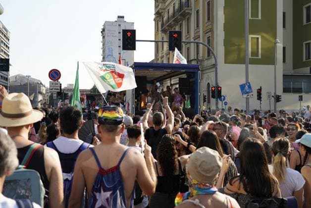 RECORD DATE NOT STATED IPA86133249 - Milan, June 27, 2026—despite the heat, a huge crowd of protesters marches through the city for Milan Pride 2026. Panoramic photos of the crowd  Copyright: xx xx 86133249
