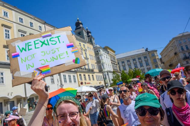 linz, austria, 27 june 2026, linzpride, parade of LGBTQIA community on the main square *** Linz, Österreich, 27. Juni 2026, LinzPride, Parade der LGBTQIA-Community auf dem Hauptplatz Copyright: xx