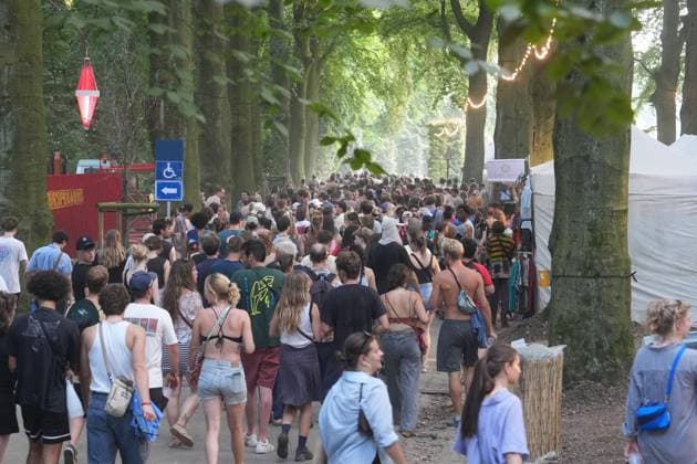 People leave the festival grounds at the evacuation of the Couleur Cafe music festival, due to the strong winds expected, in Brussels, Saturday 27 June 2026. The 35th edition of the festival is taking place from June 26th to June 28th. MARIUS BURGELMAN  MariusxBurgelman 179582259