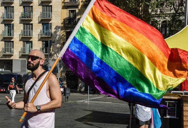 Demonstration for the 50th Diada for Sexual and Gender Liberation in Barcelona A person holding a rainbow flag during the demonstration for the 50th Diada for Sexual and Gender Liberation, on June 27, 2026, in Barcelona, Catalonia, Spain. This year, as the event marks its 50th anniversary, the focus is on connecting the struggles of half a century ago with today’s violence and discrimination, and on denouncing setbacks and political attacks against sexual and gender rights. JUNE 27, 2026 PRIDE DAY PROTEST RIGHTS EQUALITY CATALONIA Barcelona, Catalonia, Barcelona, Catalonia, Spain  Copyright: xAlbertoxParedesx 7626651