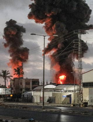 Israeli attacks continue on Gaza despite ceasefire DEIR AL-BALAH, GAZA, PALESTINE - JUNE 27: Smoke rises from agricultural land in Deir al-Balah, Gaza, Palestine following an Israeli strike, described as a violation of the ceasefire, on June 27, 2026. Moiz Salhi Anadolu Deir al-Balah Gaza. Editorial use only. Please get in touch for any other usage.  Copyright: x2026xAnadoluxMoizxSalhix