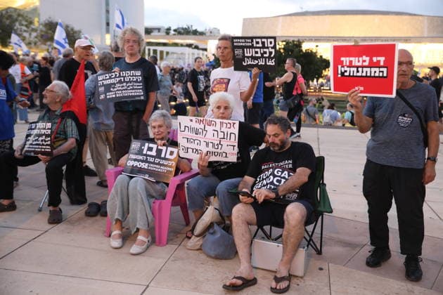 Protest against government in Tel Aviv TEL AVIV, ISRAEL - JUNE 27: People stage a protest against Prime Minister Benjamin Netanyahu and the current government as they gather in Habima Square in Tel Aviv, Israel on June 27, 2026. Protestors, calling on Israel to end its attacks on Gaza and Lebanon, carried placards criticizing the government’s war policies and the compulsory military service imposed on Ultra-Orthodox (Haredi) Jews. Gideon Markowicz Anadolu Tel Aviv Israel. Editorial use only. Please get in touch for any other usage.  Copyright: x2026xAnadoluxGideonxMarkowiczx