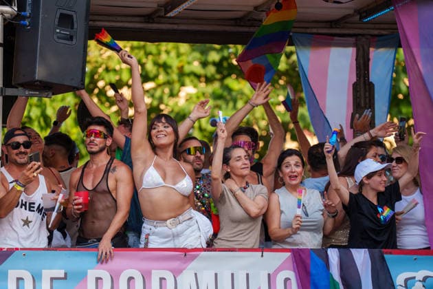 News Bilder des Tages The streets of Seville are flooded with people at the 2026 Pride Parade. Images from the Pride Parade in Seville. On June 27, 2026, in Seville, Andalusia, Spain—Seville celebrates its big LGBTIQ Pride Day this Saturday, June 27, with the traditional Southern Pride Parade. The march, will begin at the headquarters of the Seville Provincial Council, wind through the Ronda Histórica, and end at the Alameda de Hércules. JUNE 27, 2026 Francisco J Seville, Andalusia Seville, Andalusia, Spain  Copyright: xFranciscoxJ.xOlmox 7627014