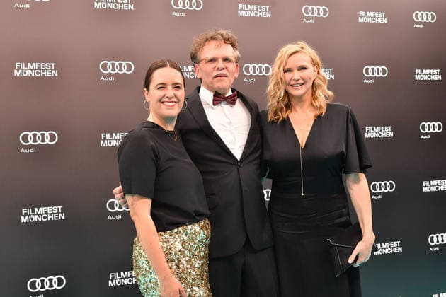 Julia Weigl, Christoph Groener and Veronica Ferres bei der Eroeffnung vom 43. Filmfest Muenchen mit der Film Premiere von TVaterland am 27.06.2026 in Muenchen Julia Weigl, Christoph Groener and Veronica Ferres attend the Opening Red Carpet of the 43rd Munich Film Festival (Filmfest München) at Gasteig HP 8 on June 27, 2026 in Munich, Germany 43. Filmfest Muenchen Opening *** Julia Weigl, Christoph Groener, and Veronica Ferres at the opening of the 43rd Munich Film Festival (Filmfest München) with the premiere of *TVaterland* on June 27, 2026, in Munich. Julia Weigl, Christoph Groener, and Veronica Ferres attend the opening red carpet of the 43rd Munich Film Festival (Filmfest München) at Gasteig HP 8 on June 27, 2026, in Munich, Ge 