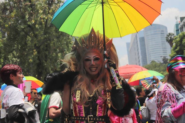 48th Annual LGBTIQ+ Pride Parade in Mexico City A member of the LGBTQ+ community takes part in the 48th annual Pride Parade at the Angel of Independence monument in Mexico City, Mexico. This year s march highlights demands for increased security, an end to hate crimes, and the legal recognition of transfemicides amidst a reported rise in violence against the community nationwide. on June 27, 2026 in Mexico City, Mexico. (Photo by Carlos Santiago Eyepix Group) Copyright: xCarlosxSantiago xEyepixxGroupx CS_27062026_189341