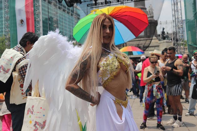 48th Annual LGBTIQ+ Pride Parade in Mexico City A member of the LGBTQ+ community takes part in the 48th annual Pride Parade at the Angel of Independence monument in Mexico City, Mexico. This year s march highlights demands for increased security, an end to hate crimes, and the legal recognition of transfemicides amidst a reported rise in violence against the community nationwide. on June 27, 2026 in Mexico City, Mexico. (Photo by Carlos Santiago Eyepix Group) Copyright: xCarlosxSantiago xEyepixxGroupx CS_27062026_189348