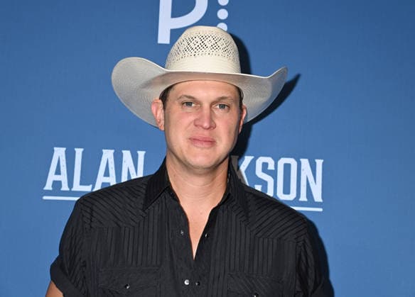 Alan Jackson Last Call: One More for the Road - The Finale Jon Pardi arriving backstage at Alan Jackson Last Call: One More for the Road - The Finale concert held at Nissan Stadium on June 27, 2026 in Nashville, TN. Nashville Nissan Stadium Tennessee USA Copyright: xTammiexArroyo AFF-USA.comx