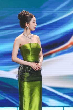 SHANGHAI, CHINA - JUNE 26: Actress Yang Mi attends the Magnolia Awards Ceremony of the 31st Shanghai TV Festival (STVF) on June 26, 2026 in Shanghai, China.  Copyright: xVCGx 111650725640