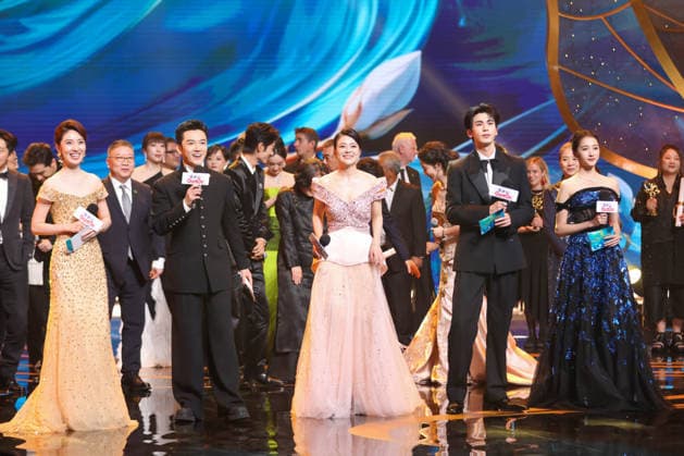 SHANGHAI, CHINA - JUNE 26: Actor Zhang Linghe (R2) and actress Guan Xiaotong (R1) serve as host and hostess during the Magnolia Awards Ceremony of the 31st Shanghai TV Festival (STVF) on June 26, 2026 in Shanghai, China.  Copyright: xVCGx 111650734630