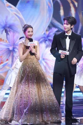 SHANGHAI, CHINA - JUNE 26: Actor Zhang Linghe and actress Guan Xiaotong serve as host and hostess during the Magnolia Awards Ceremony of the 31st Shanghai TV Festival (STVF) on June 26, 2026 in Shanghai, China.  Copyright: xVCGx 111650734634