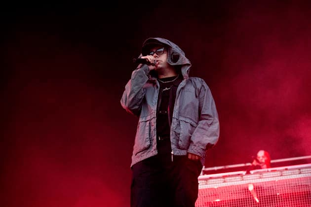 Kneecap performing live at Crystal Palace Park, London 27 June 2026 Kneecap performing live at Crystal Palace Park, London 27 June 2026 Moglai Bap (Naoise O Caireallai) - rapper, vocals Kneecap are an Irish hip-hop trio. They rap in a mixture of English and Irish. Their first single C.E.A.R.T.A. (cearta is Irish for rights ) was released in ˜17, followed by their mixtape, 3CAG, in ˜18. Their first studio album, Fine Art, was released in ˜24 Their second studio album, Fenian, was released in ˜26. The group has been at the centre of public debates about free speech and the expression of political opinions within Ireland and the UK. Their themes focus on working class, youth culture, Irish republicanism and Irish language rights  Copyright: xDafyddxOwenx xDafyddxOwenx-xB5377x xAvalonx 1112995654