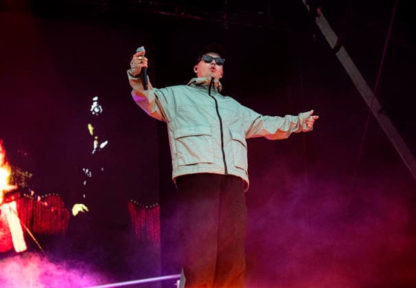 Kneecap performing live at Crystal Palace Park, London 27 June 2026 Kneecap performing live at Crystal Palace Park, London 27 June 2026 Mo Chara (Liam Og O hAnnaidh) - rapper, vocals Kneecap are an Irish hip-hop trio. They rap in a mixture of English and Irish. Their first single C.E.A.R.T.A. (cearta is Irish for rights ) was released in ˜17, followed by their mixtape, 3CAG, in ˜18. Their first studio album, Fine Art, was released in ˜24 Their second studio album, Fenian, was released in ˜26. The group has been at the centre of public debates about free speech and the expression of political opinions within Ireland and the UK. Their themes focus on working class, youth culture, Irish republicanism and Irish language rights. In  Copyright: xDafyddxOwenx xDafyddxOwenx-xB5377x xAvalonx 1112995958
