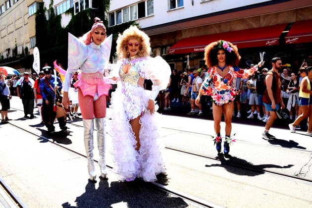 Teilnehmer Muenchen 27.06.2026 CSD 2026 Christopher Street Day Polit Parade Demostrecke Frauenhoferstrasse Foto Muenchen *** Participants in Munich, June 27, 2026, CSD 2026, Christopher Street Day, Political Parade, Parade Route: Frauenhoferstrasse, Photo: Munich