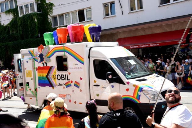 Teilnehmer Muenchen 27.06.2026 CSD 2026 Christopher Street Day Polit Parade Demostrecke Frauenhoferstrasse Foto Muenchen *** Participants in Munich, June 27, 2026, CSD 2026, Christopher Street Day, Political Parade, Parade Route: Frauenhoferstrasse, Photo: Munich