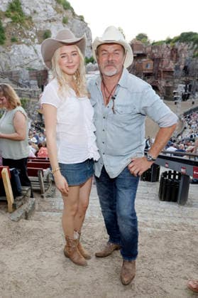 Lina Demtröder und Till Demtröder bei der Premiere von Im Tal des Todes bei den Karl-May-Spielen 2026 im Freilichttheater am Kalkberg. Bad Segeberg, 27.06.2026 *** Lina Demtröder and Till Demtröder at the premiere of *In the Valley of Death* at the 2026 Karl May Festival at the Kalkberg Open-Air Theater in Bad Segeberg, June 27, 2026 Foto:xgbrcix xFuturexImagex karl_may_6618