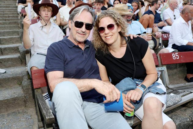 Helmut Zierl mit Ehefrau Sabrina Böcker bei der Premiere von Im Tal des Todes bei den Karl-May-Spielen 2026 im Freilichttheater am Kalkberg. Bad Segeberg, 27.06.2026 *** Helmut Zierl with his wife Sabrina Böcker at the premiere of *In the Valley of Death* at the 2026 Karl May Festival at the Kalkberg Open-Air Theater in Bad Segeberg, June 27, 2026 Foto:xgbrcix xFuturexImagex karl_may_6630