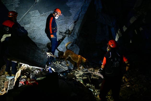 Turkish rescue teams deployed to quake-hit Venezuela LA GUAIRA, VENEZUELA - JUNE 28: Turkish search and rescue teams, including specialist personnel from the Disaster and Emergency Management Authority (AFAD) and the Turkish Armed Forces, begin rescue operations amidst the rubble of a collapsed 14-story building in the La Paez neighborhood of La Guaira, Venezuela, on June 28, 2026. Following a series of devastating, high-magnitude earthquakes that struck Venezuela, Turkish emergency crews swiftly deployed to the hard-hit coastal city of La Guaira. Cem Tekkesinoglu Anadolu La Guaira Venezuela. Editorial use only. Please get in touch for any other usage.  Copyright: x2026xAnadoluxCemxTekkesinoglux