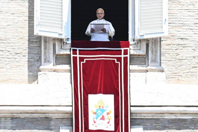 News Bilder des Tages June 28, 2026, Vatican City, Vatican City: Pope Leo XIV leads his Sunday Angelus prayer from the window of his office overlooking Saint Peter s Square, Vatican City, 28 June 2026. ANSA RICCARDO ANTIMIANI. Vatican City Vatican City  - ZUMAa110 20260628_zaf_a110_003 Copyright: xRiccardoxAntimianix