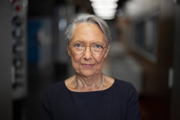 Elisabeth Borne on Dimanche En Politique - Paris Portrait of Ensemble Pour la Republique s MP Elisabeth Borne looks on as she poses ahead of an interview for Dimanche En Politique on France 3 channel in Paris, France on June 28, 2026. Photo by Raphael Lafargue ABACAPRESS.COM Paris France  Copyright: xLafarguexRaphael ABACAx